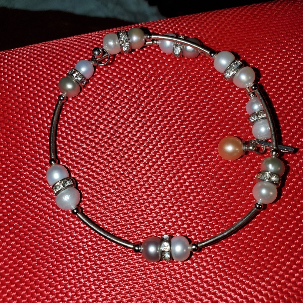 Vantel Pearls arm candy bracelet